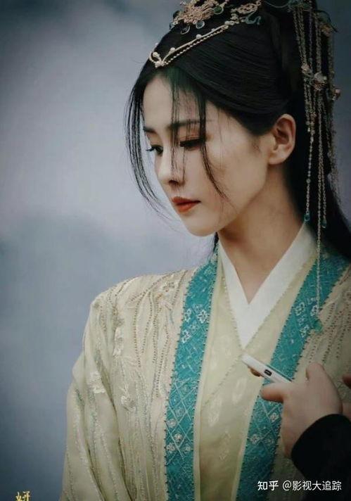 白鹿新剧爆料最新消息,神秘身世引热议，情感纠葛再掀高潮！